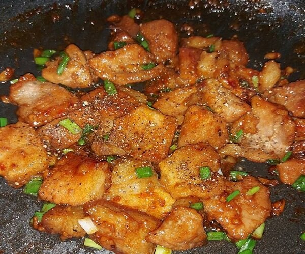 Viande cuisse de porc braisée