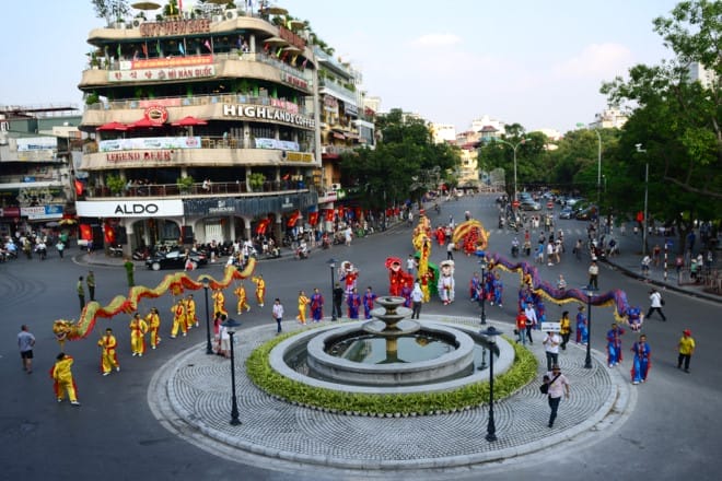 Place publique a Hanoi aujourdhui
