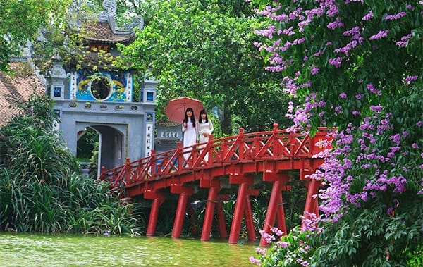 Le pont the huc et le temple Ngoc Son