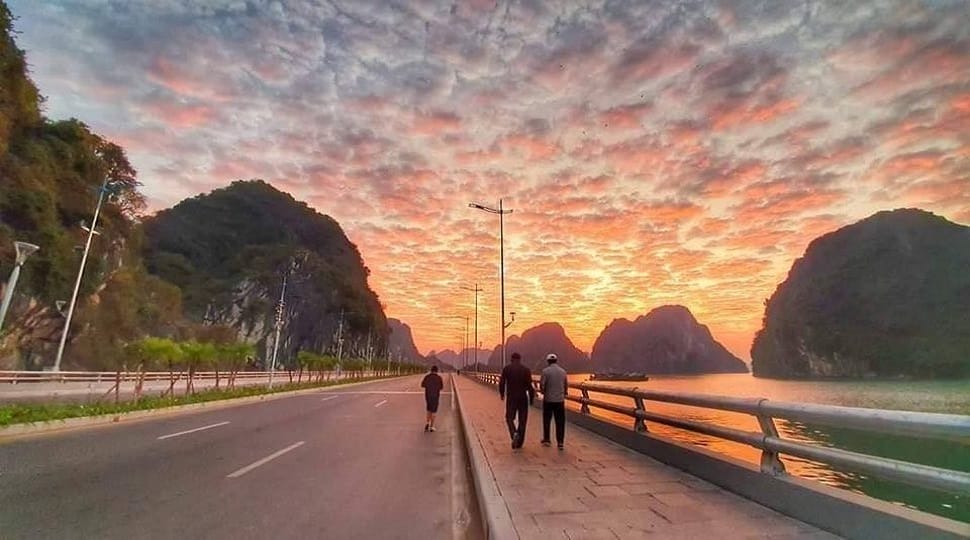 découvrir la baie d'Halong en automne