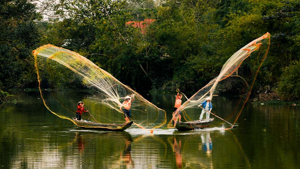 Pêche en bateau sur la lagune