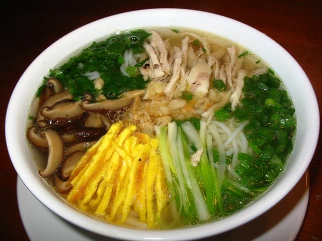 petit dejeuner a hanoi soupe vermicelle