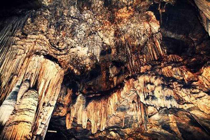 La-grotte-de-Hu-Tuc-a-Thanh-Hoa
