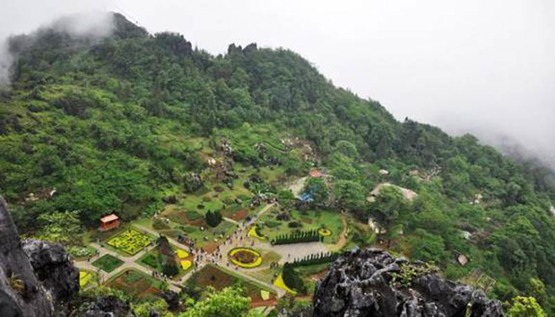 La-montagne-de-Ham-Rong